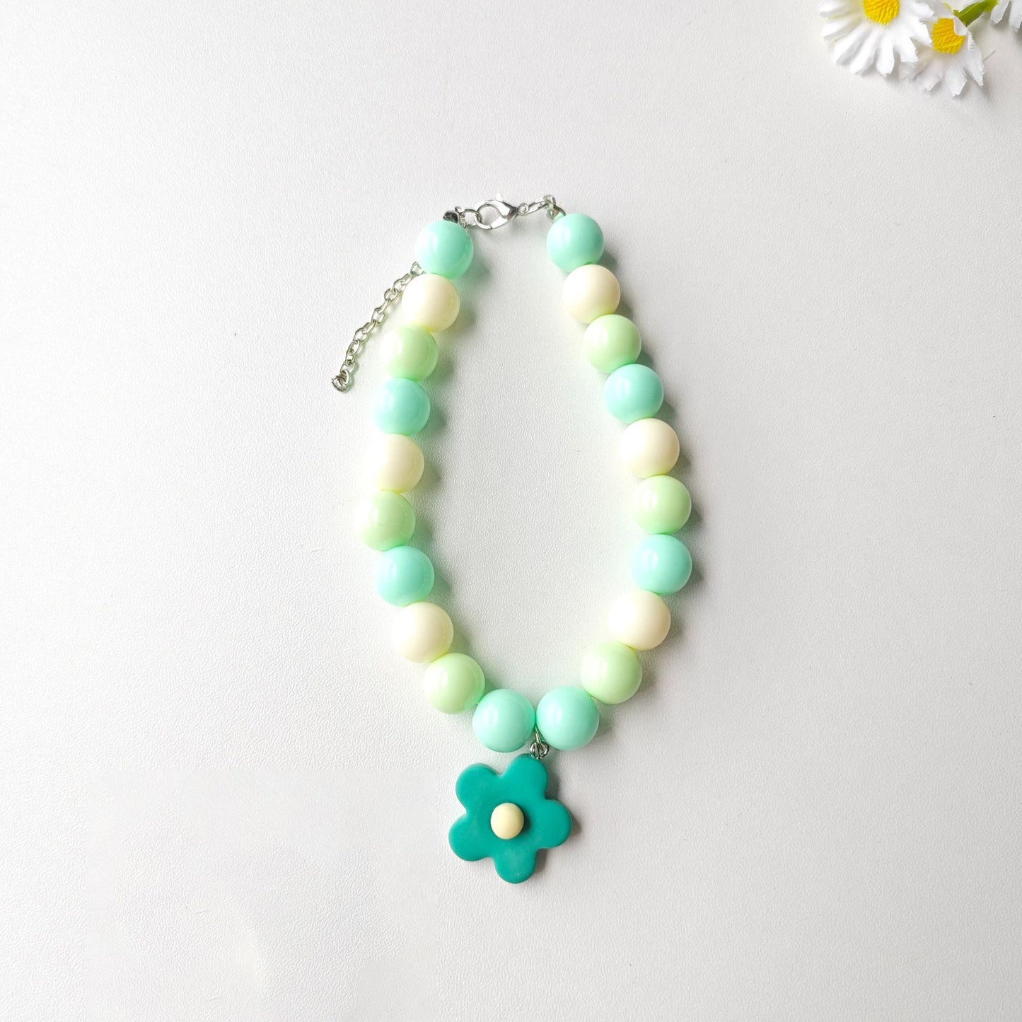 Pastel Beaded Pet Necklace with Flower Pendant – Cute Jewelry for Dogs & Cats