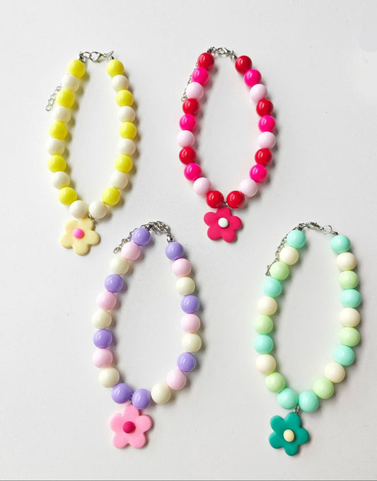 Pastel Beaded Pet Necklace with Flower Pendant – Cute Jewelry for Dogs & Cats