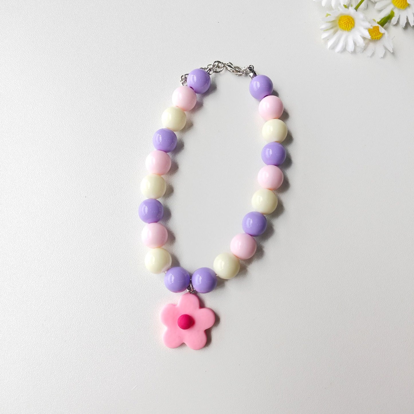 Pastel Beaded Pet Necklace with Flower Pendant – Cute Jewelry for Dogs & Cats