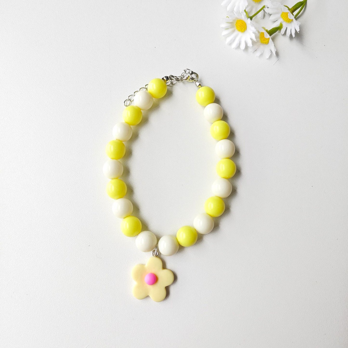 Pastel Beaded Pet Necklace with Flower Pendant – Cute Jewelry for Dogs & Cats